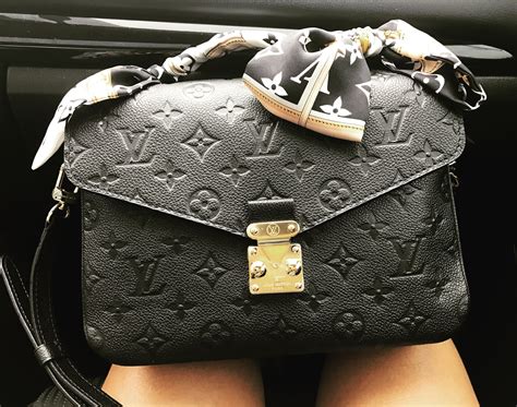 louis vuitton pochette metis schwarz|Louis Vuitton Pochette metis celebrities.